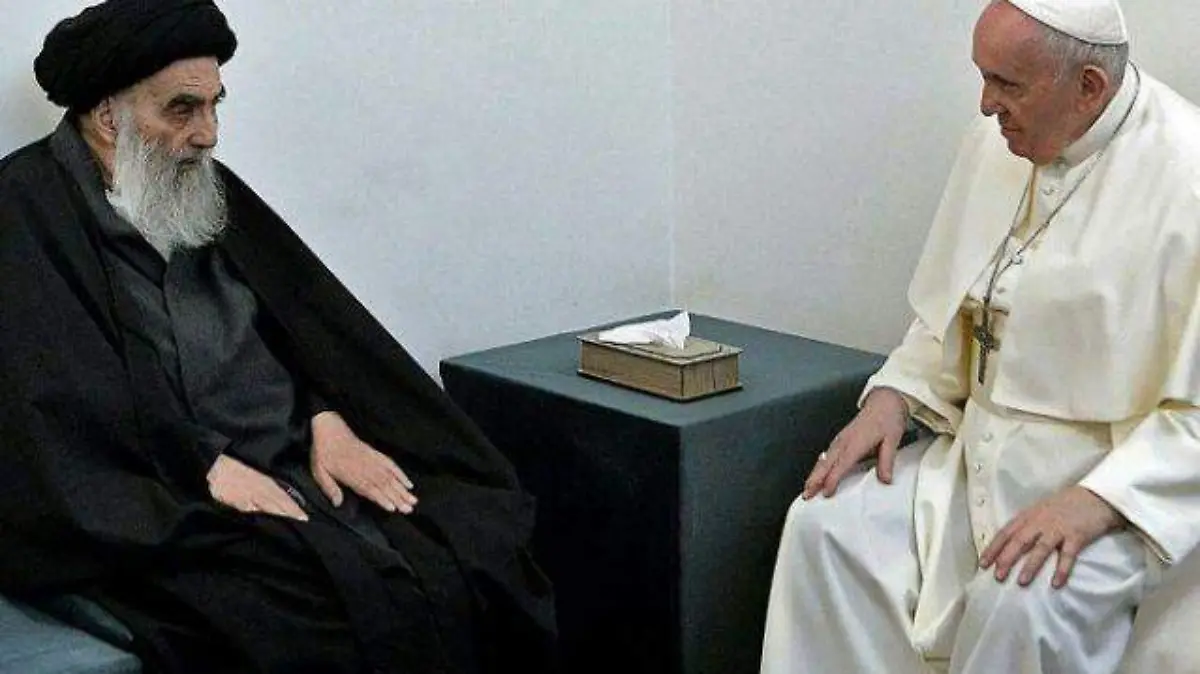 Papa Francisco y ayatola Sistani-AFP